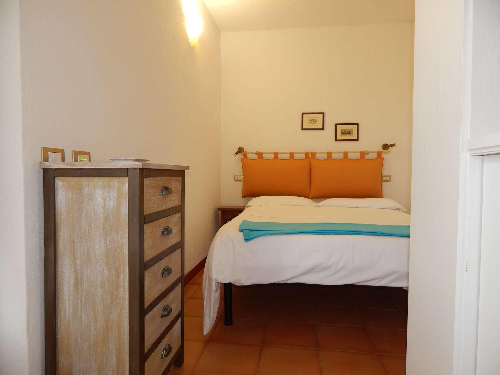 Fullino Nero Rta - Residenza Turistico Alberghiera Siena Dış mekan fotoğraf