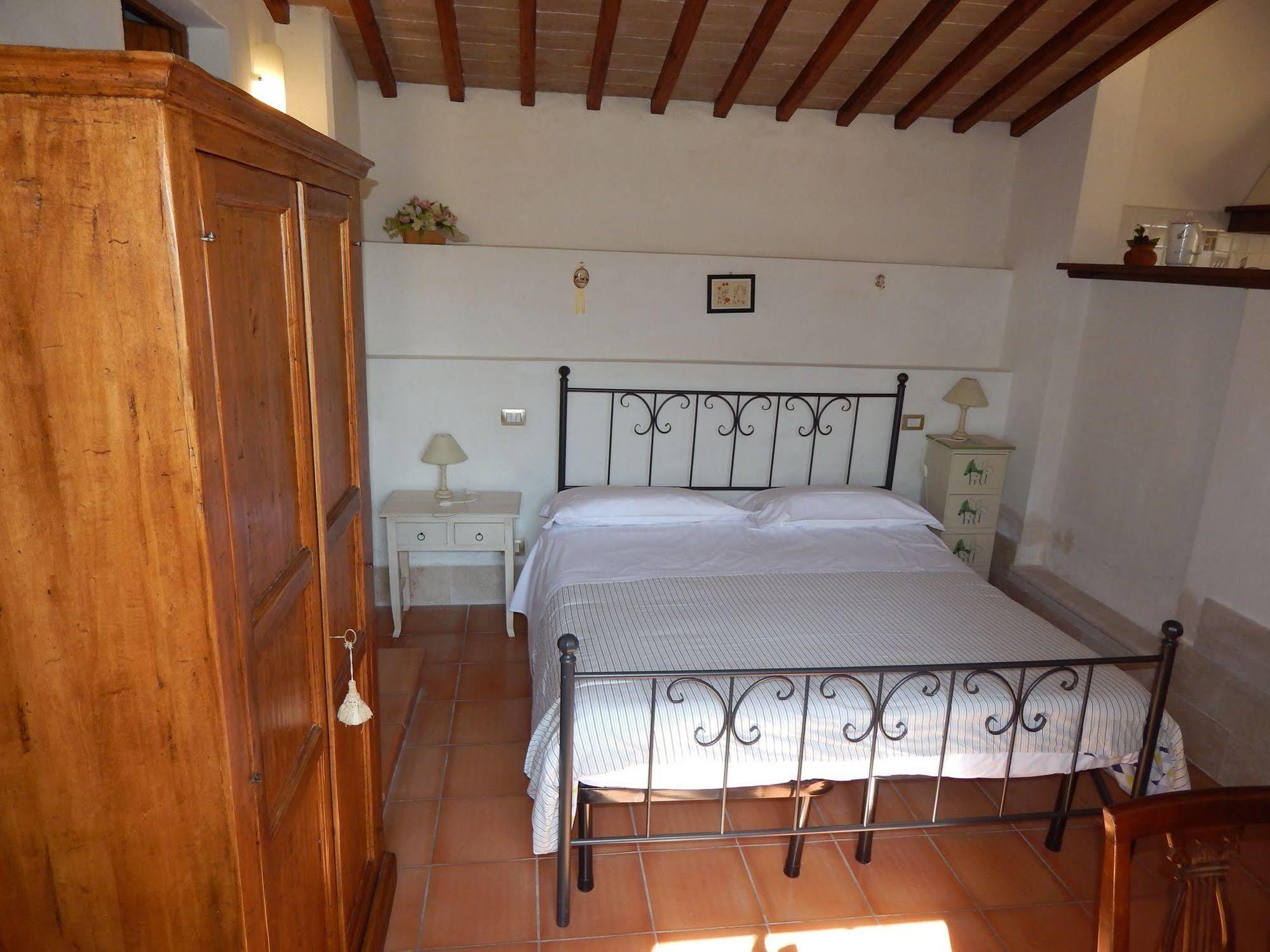 Fullino Nero Rta - Residenza Turistico Alberghiera Siena Dış mekan fotoğraf